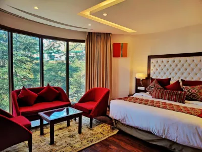 Royale Retreat Hotel & Spa Near Mall Road Отели рядом с достопримечательностью «Ридж»