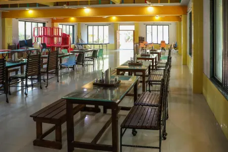 Jogalekar Cottage Alibaug Отели рядом с достопримечательностью «Сасаван Бич»