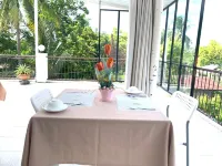 Luna Oslob Travellers Inn