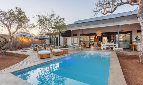 Safari Moon Luxury Bush Lodge