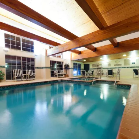 Holiday Inn Express & Suites PORT WASHINGTON by IHG