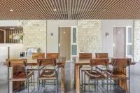 Sunshine Family Homestay Near Terminal 1 Juanda Airport Hotels in Waru