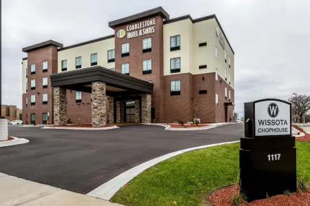 Cobblestone Hotel & Suites - Stevens Point Отели в г. Пловер