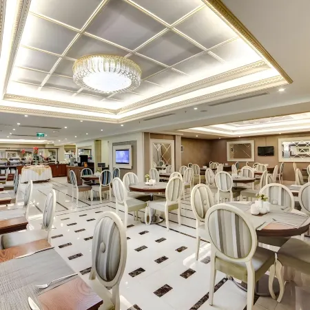 Halifaks Hotel Отели рядом с достопримечательностью «Шишли»