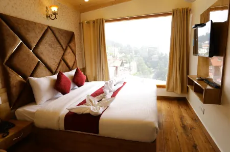 Dee Ess Residency by Lazygetaways Отели рядом с достопримечательностью «Kotkhai Palace»