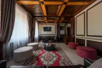 Utomlennyie Solntsem Hotel