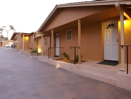 Sunset Inn Pacific Grove Отели рядом с достопримечательностью «Асиломар Бич Вью»