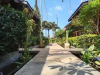 Lipa Bay Resort Hotels near Nathon Town