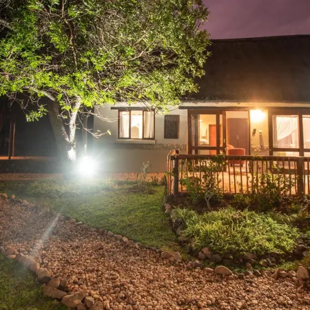 Leopard's Lair Bush Lodge