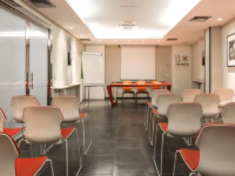 艾爾霍姆斯皇宮酒店 科米索酒店