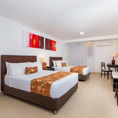 Hotel Playa Club Hotels near Laguito