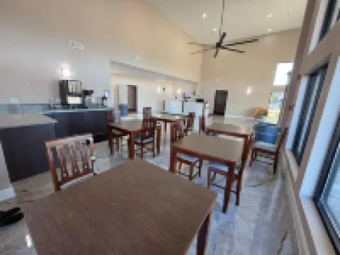 Royal Inn & Suites Hotels in Bartow County