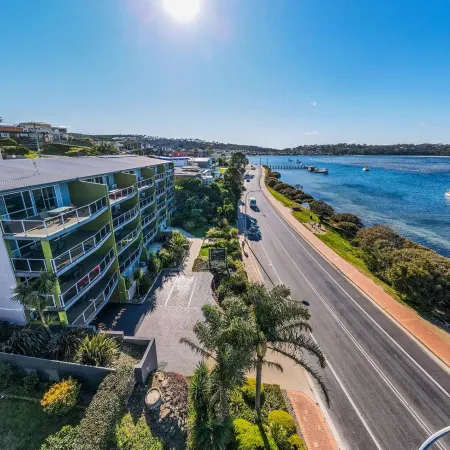 Albacore Apartments