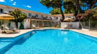 Artemia Aigues-Mortes - Hotel Avec Piscine - ที่มีสระว่ายน้ำ