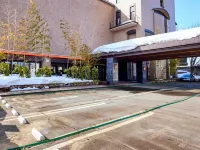 ROYAL PINES HOTEL YONEZAWA - parking