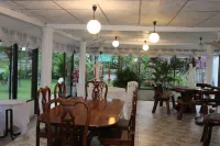 White Elephant Resort - breakfast