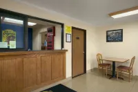 Super 8 by Wyndham Saginaw Hotels in Saginaw