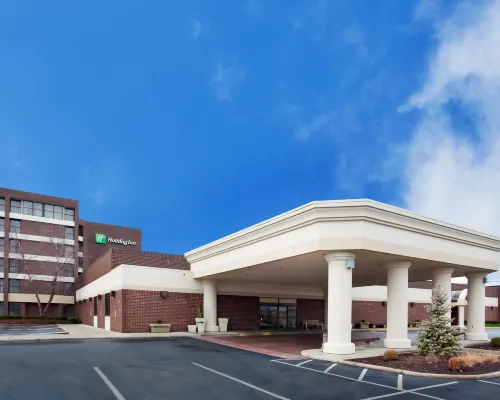 DoubleTree by Hilton Dayton Fairborn Hotels in Fairborn