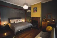William Arnott Boutique Accommodation Hotels in Морпет