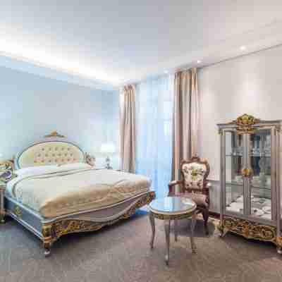 Lenina Hotel Rooms