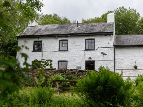 YHA Brecon Beacons - bar
