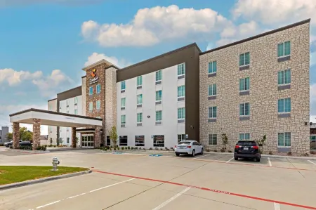 Comfort Inn & Suites Euless DFW West Отели в г. Юлесс