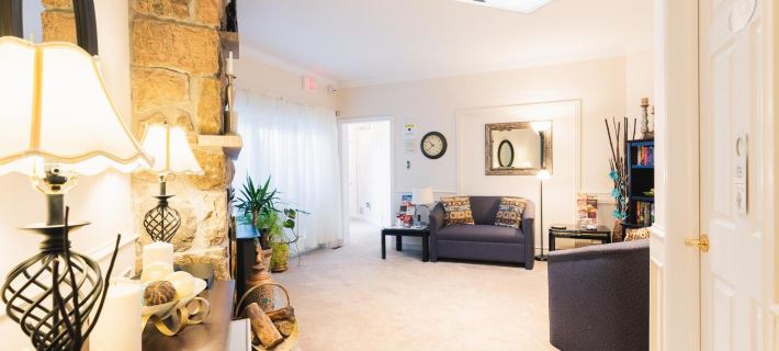 Newton Villa Hotels in Brampton