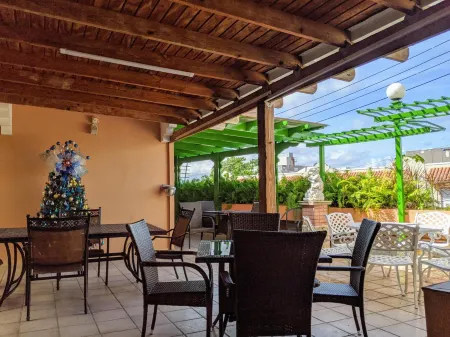 Hotel San Jorge Отели рядом с достопримечательностью «Old San Juan Art Gallery»