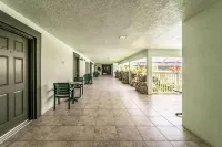 Ivey House Everglades Adventures Hotel - 2-Star