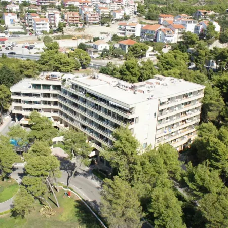 The Residence Aparthotel Отели рядом с достопримечательностью «Торговый центр City Center One Split»