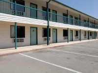 Econo Lodge Inn & Suites Hotels in Enid