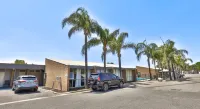 Cottonwood Motor Inn - parking