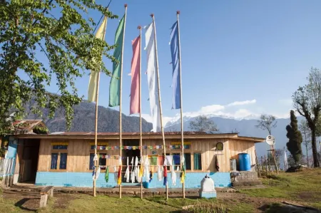 Sonam Homestay - Khecheopalri Lake Отели рядом с достопримечательностью «Кечеопалрі»