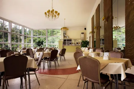 Alean Family Sputnik Hotel