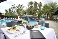 Mercure Alice Springs Resort - Pools