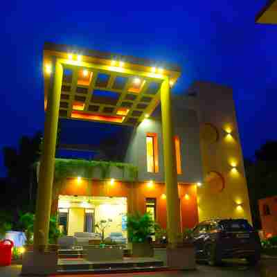 Udichi Regency Hotel Exterior