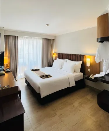 Vrata Hotel Yogyakarta Отели рядом с достопримечательностью «Sari Temple»