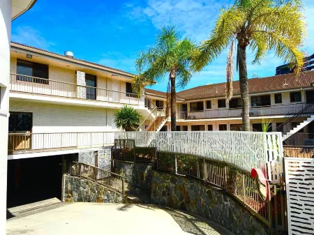 Gold Coast Inn Отели рядом с достопримечательностью «Саул Бордуолк»