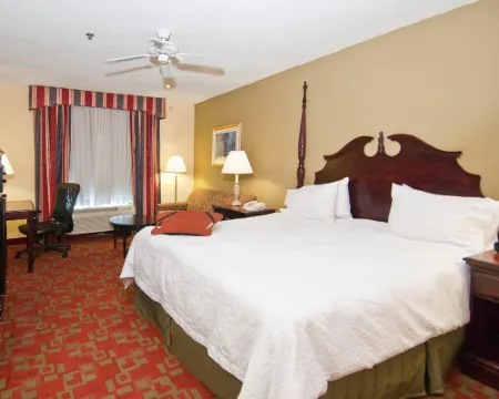 Hampton Inn Canton Hoteles en Canton