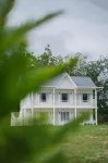 White Roses Cottage - parking