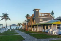 Lost Inn Paradise - Motels