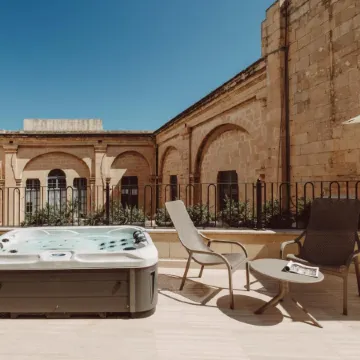 San Karlu Hotel