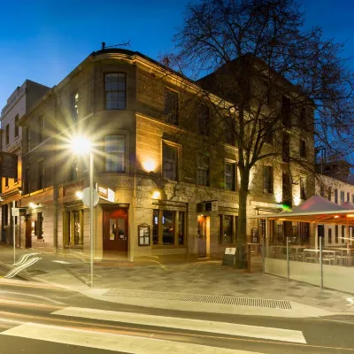 Customs House Hotel Отели рядом с достопримечательностью «Parliament House»