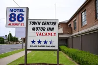 Holbrook Town Centre Motor Inn - Parkplatz
