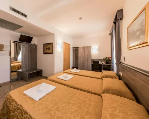 Hotel Brianza Hotels near Gioia Station