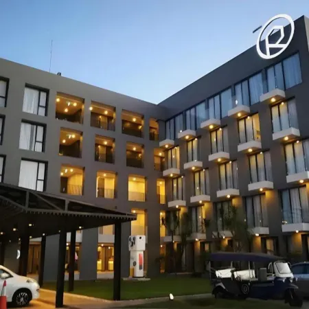 R Photo Hotel