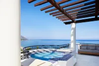 Anassa - Hot Tub