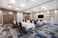 Holiday Inn Express & Suites Welland Hotels in Port Colborne