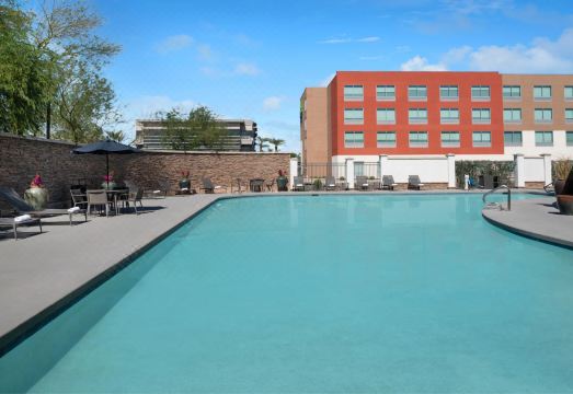 5. 코트야드 바이 ..