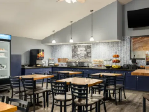 AmericInn by Wyndham Lincoln South Hotels in Lincoln